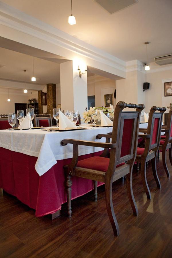 Wzgorze Toskanii Conferences & Restaurant Przezmierowo Luaran gambar