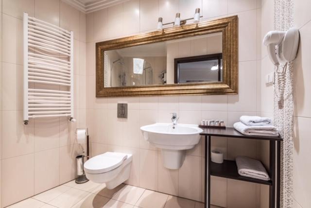 Wzgorze Toskanii Conferences & Restaurant Przezmierowo Luaran gambar